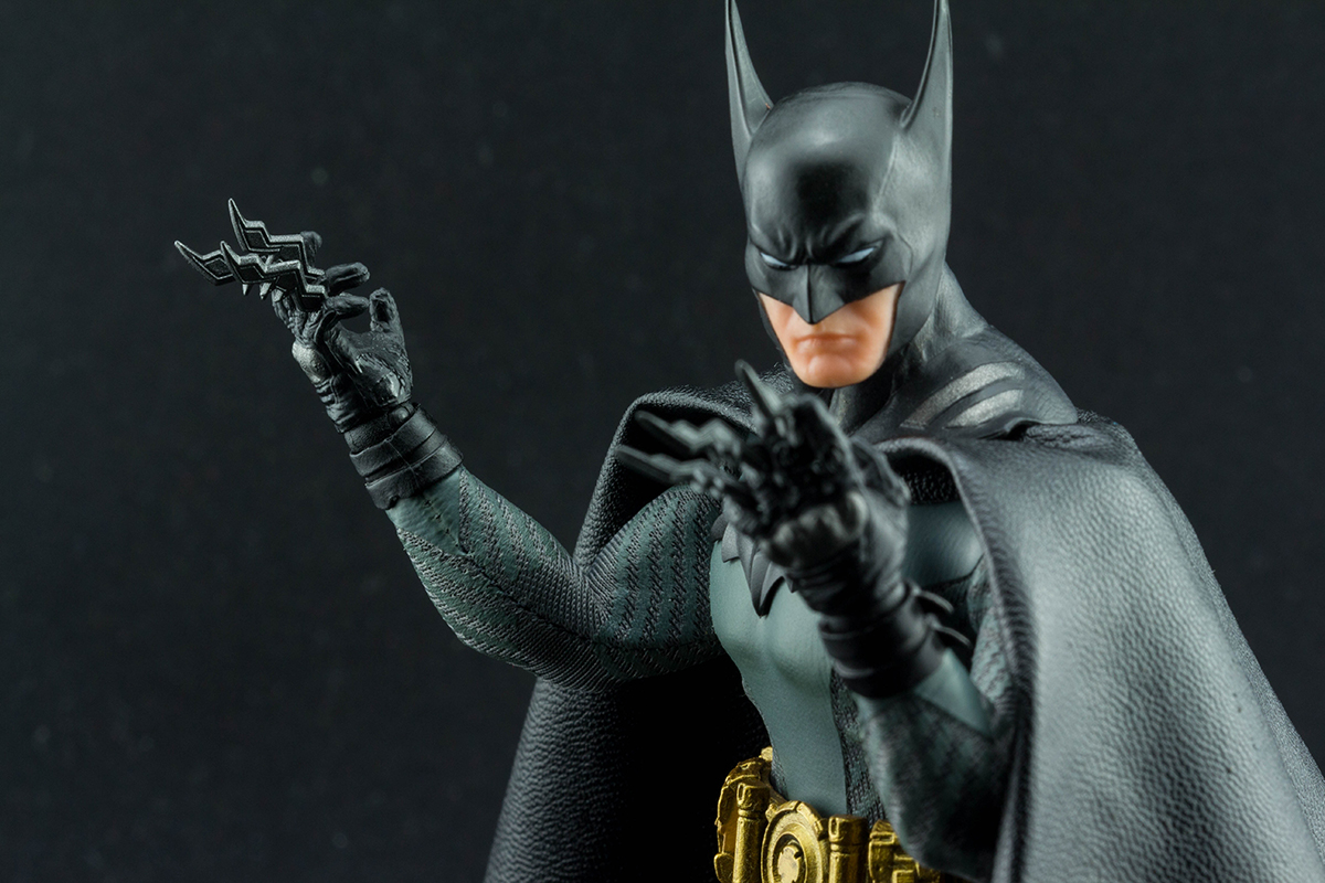 Mezco Batman Ascending Knight Review - Toys With 'Tude!