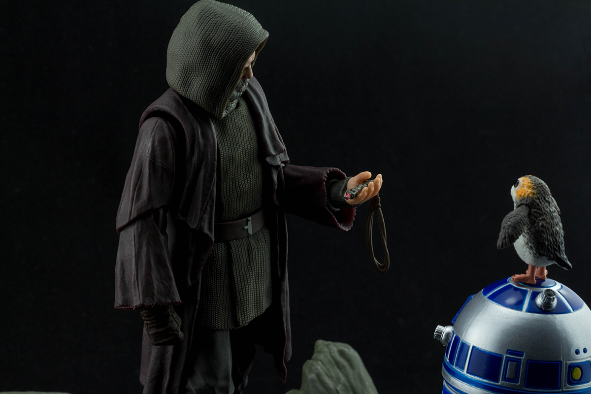 S.H. Figuarts Luke Skywalker The Last Jedi Review - Toys With 'Tude!