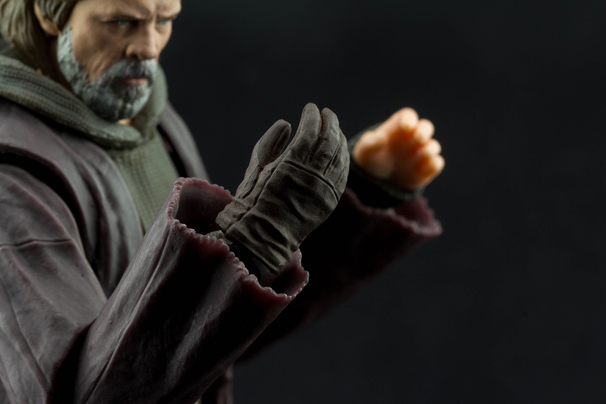 S.H. Figuarts Luke Skywalker The Last Jedi Review - Toys With 'Tude!