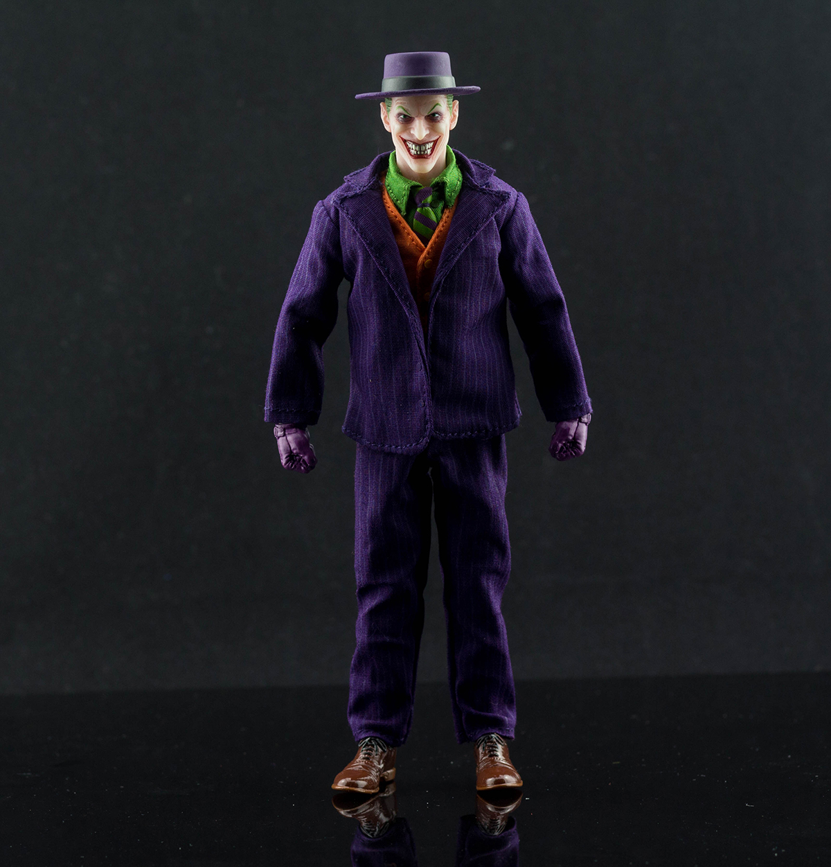 Mezco joker deluxe clearance edition