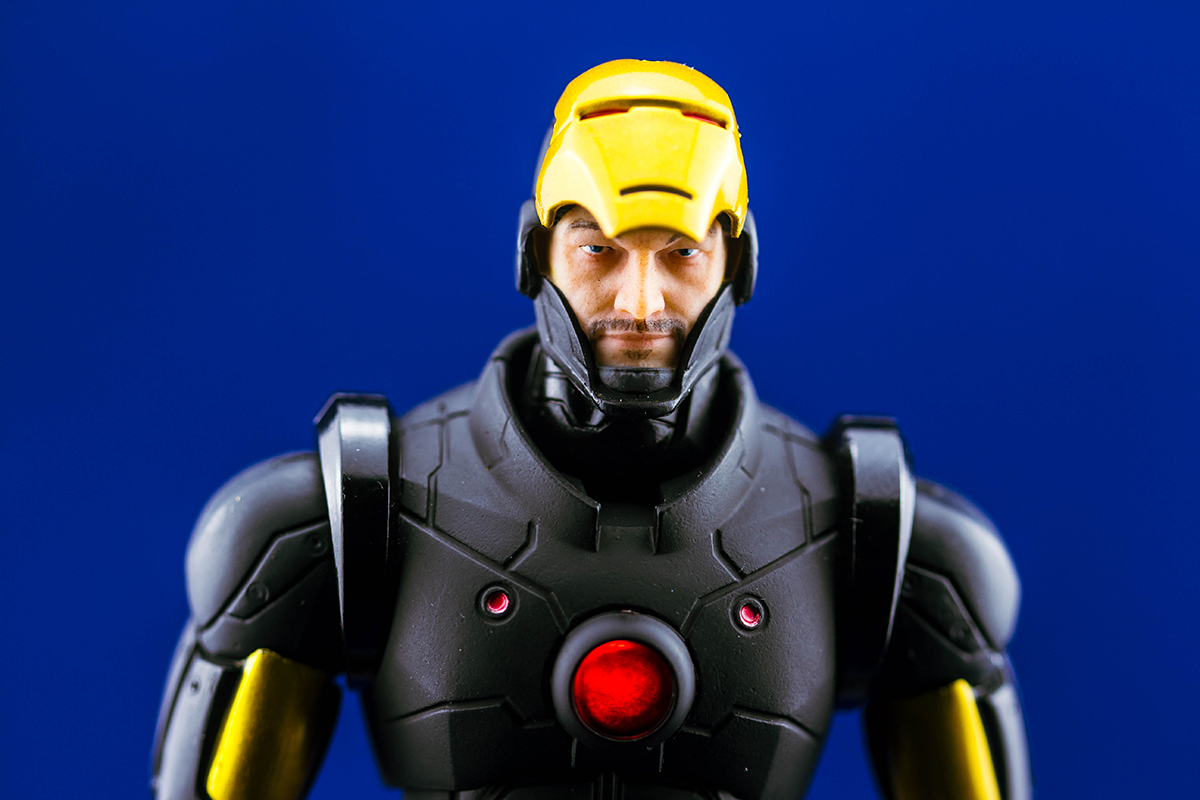 Mezco iron man deals 42